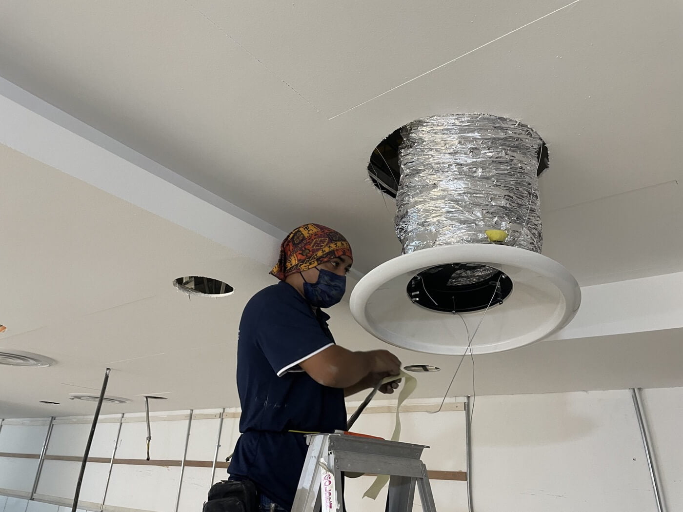 Connecting Round Diffuser To Flexible Ducts